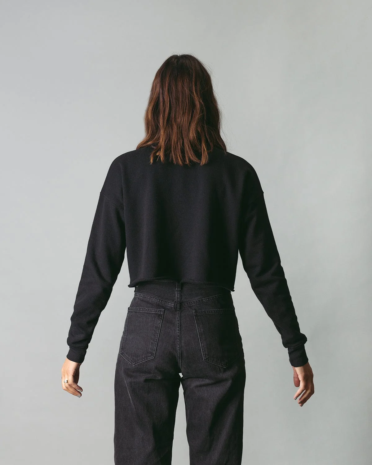 Family Crest Women's Cropped Crewneck - Image 4