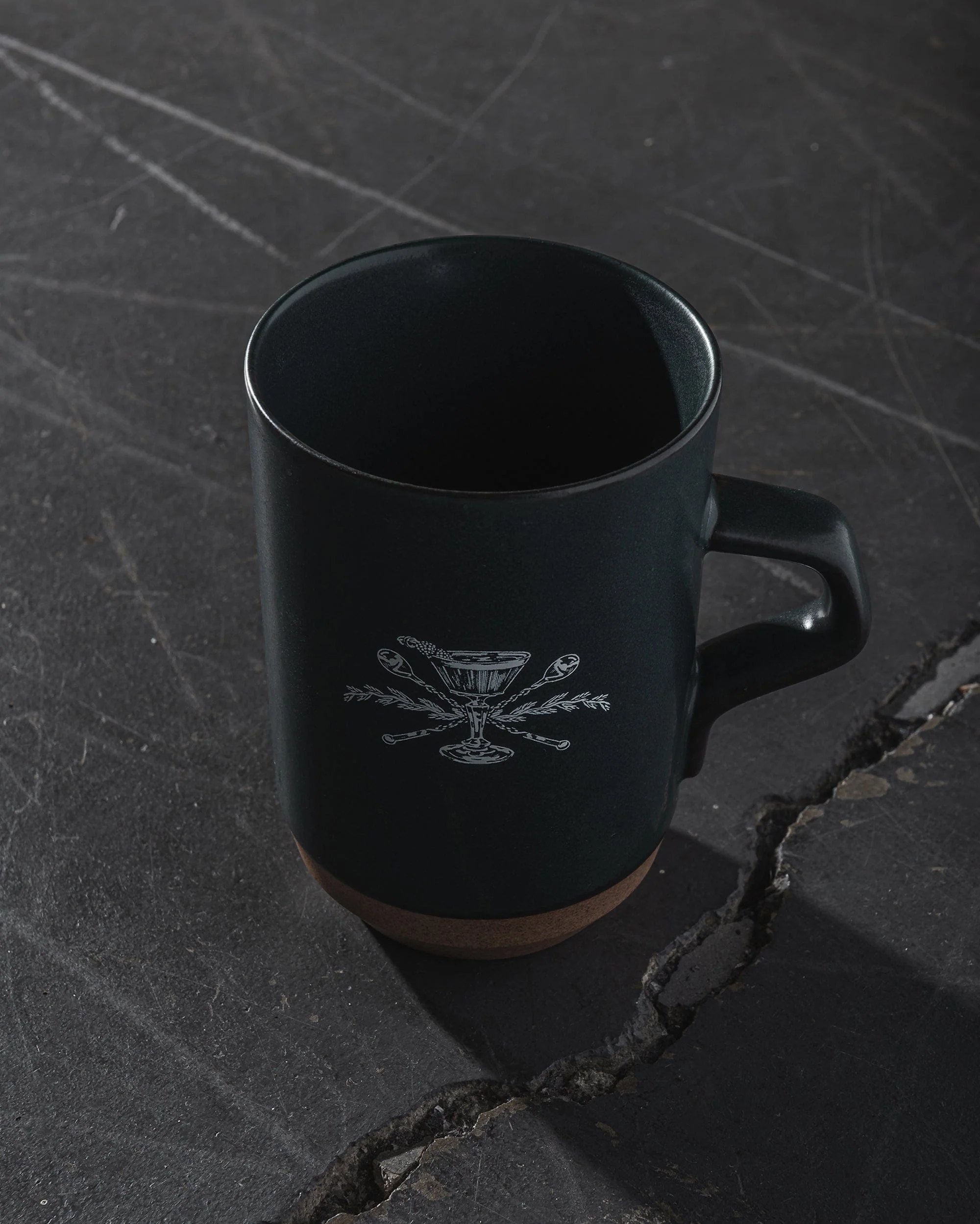 Crest Mug by Kinto (Tall) - Black - Image 2